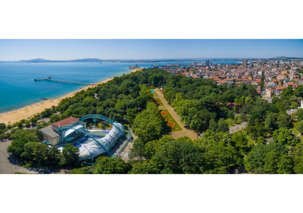 Luxury Apartment On The First Line To The Sea Burgas ภายนอก รูปภาพ